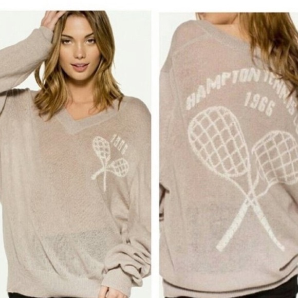 Wildfox Sweaters - Wildfox Women's V-Neck Sweater in Light Taupe with White Graphic
